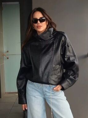 SOERA Black Faux Leather Bomber Jacket - Size Small